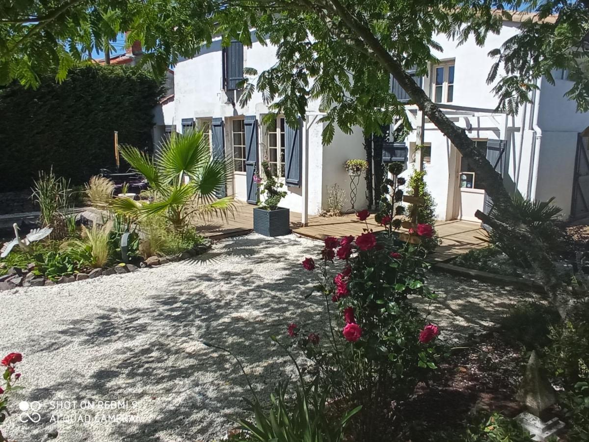 Bed and Breakfast Mas Des Vignes Piscine Chauffee Le Champ-Saint-Pere Exteriér fotografie