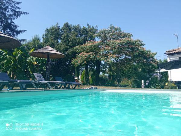 Bed and Breakfast Mas Des Vignes Piscine Chauffee Le Champ-Saint-Pere Exteriér fotografie