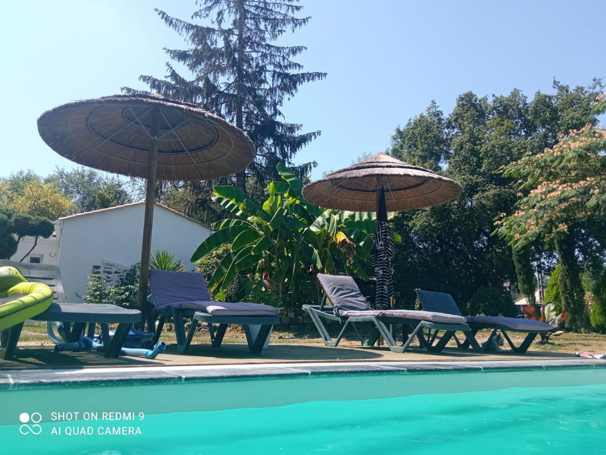 Bed and Breakfast Mas Des Vignes Piscine Chauffee Le Champ-Saint-Pere Exteriér fotografie